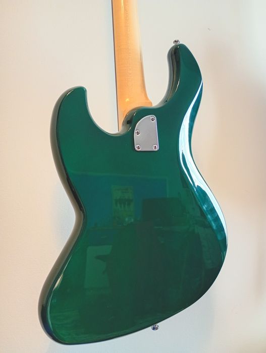 Chitară Bass Hora