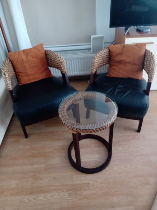 Fotolii cu măsuță, piele-ratan.