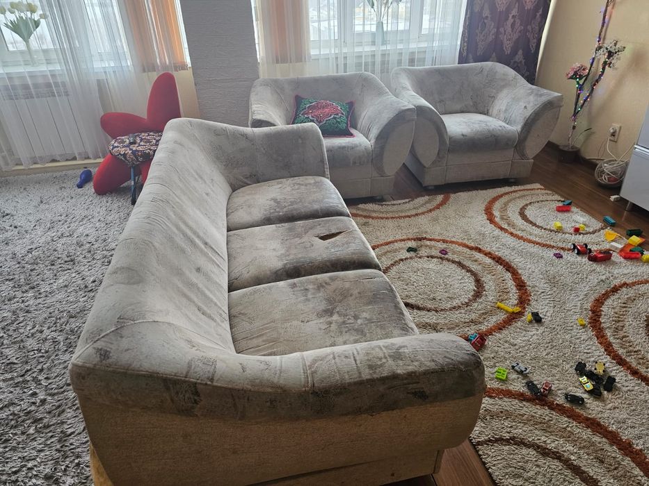 Продам два дивана