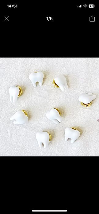 Брошь- значок в виде зубика. 10 штук