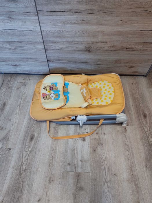 Бебешки шезлонг x 2 и дървена люлка калинка