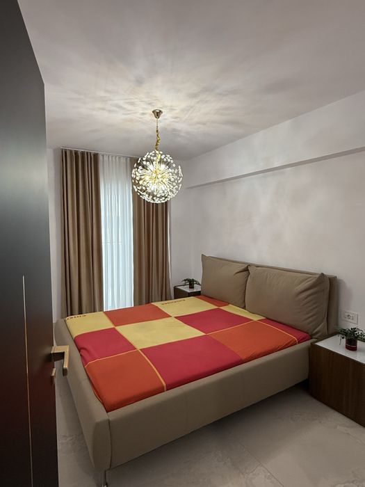 Inchiriez apartament trei camere LUX  Prima  WISTA CU LOC PARCARE CU PRIZA  INCARCARE MASINA