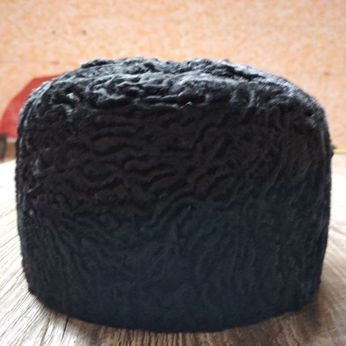 Нурота каракулчаси табий тоза қарақулча терисидан тикилган ҳархел