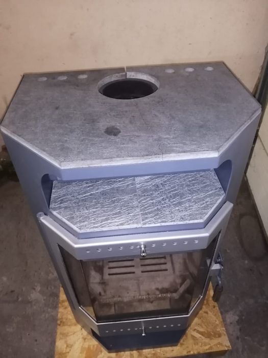 Semineu pe lemne 9kw