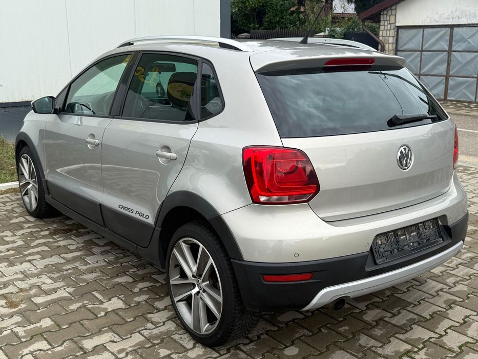 Volkswagen Polo 2011 diesel, 5.337 € — imagine 4