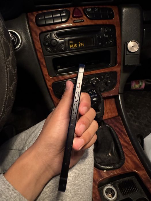 iPhone 15 в хорошем состоянии
