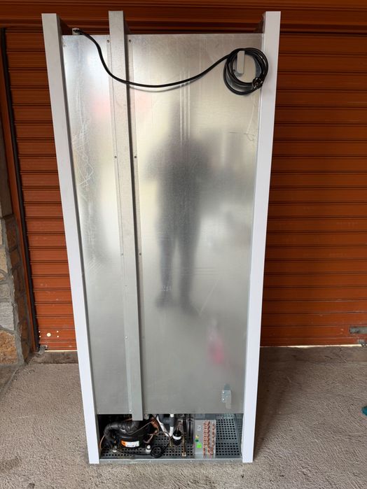 Професионален вертикален фризер NordCap – отлично запазен