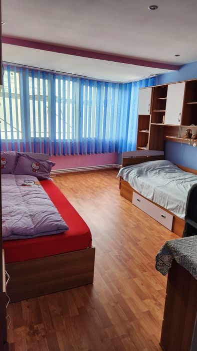 Vând apartament cu doua camere în Petrila