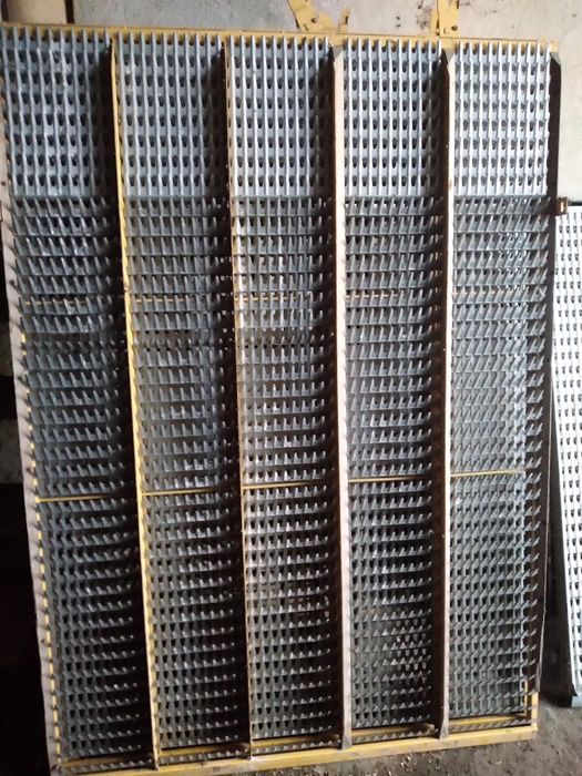 Sita combina  GRATAR  New holland  TC57 ,TC5070, Cx, CR, CASE,Laverda