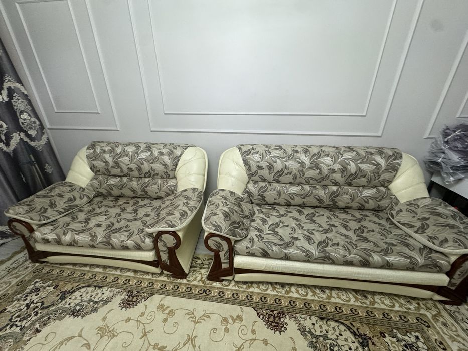 Продаю стильный диван в гостиную