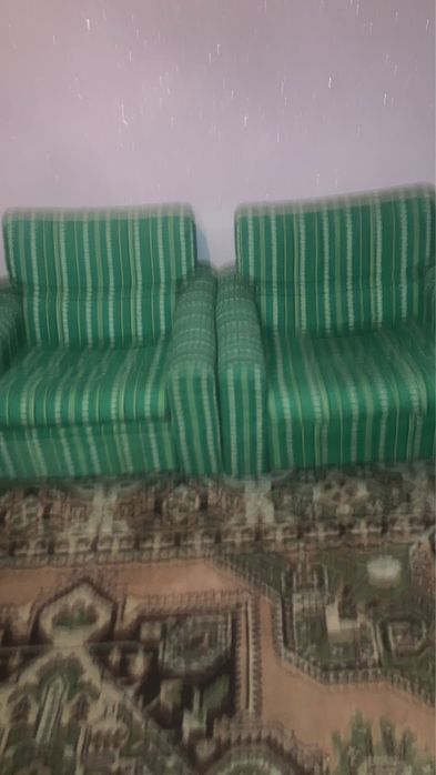 Canapea si masa vintage
