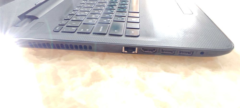 Ноутбук HP 15-af022ur