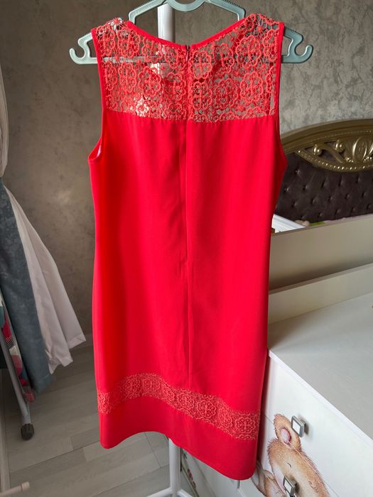 два платья женские