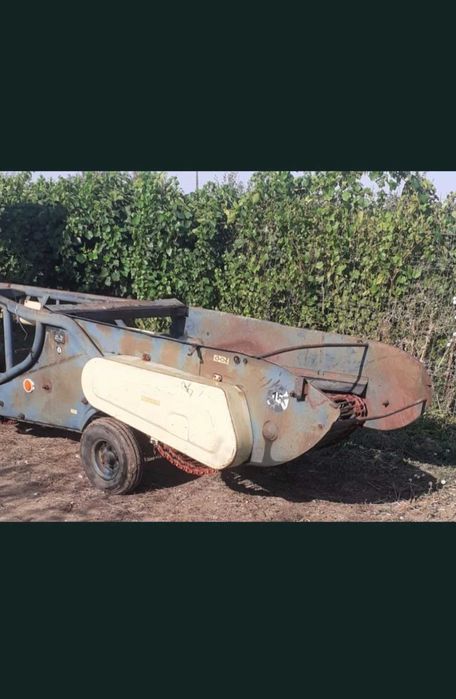 Recoltat legume (cartofi, ceapa, usturoi)