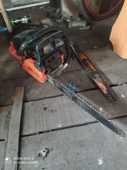 Бензопила в рабочем состоянии