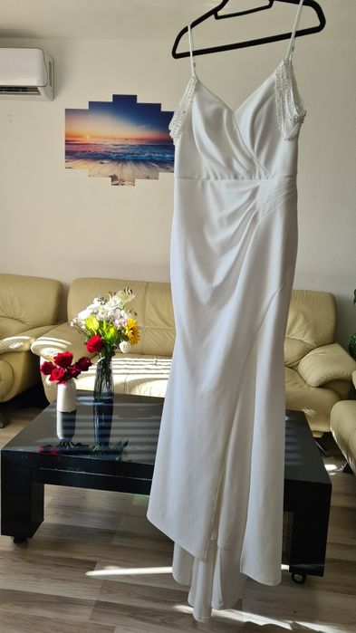 Бяла рокля/булчинска рокля