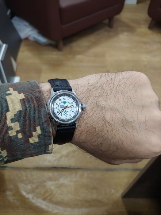 Продам механические часы.