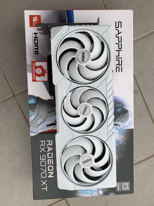 AMD Radeon RX 9070 XT 16GB  Sapphire PURE White