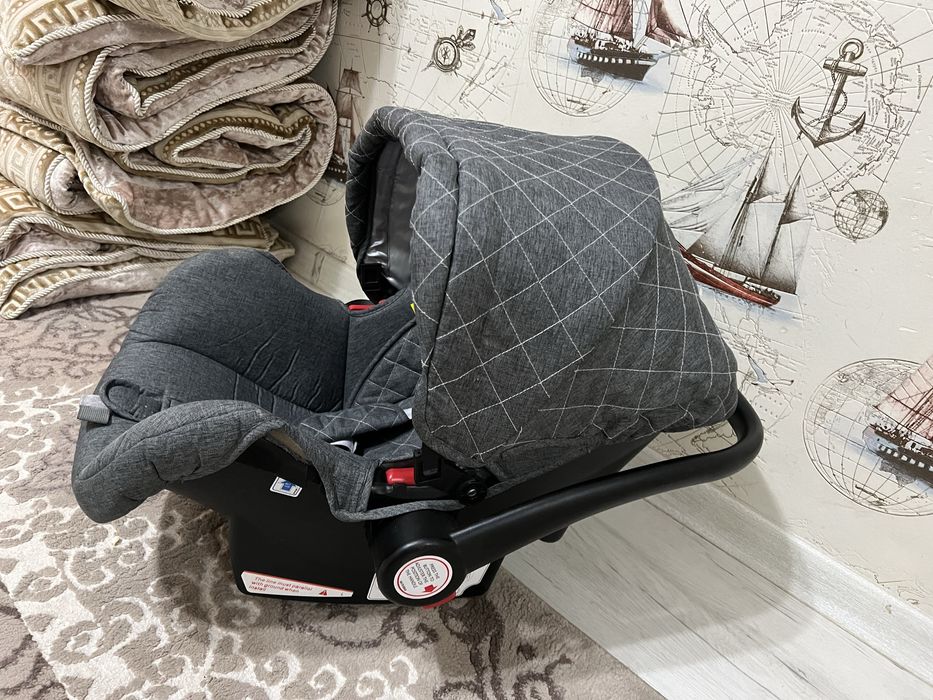 Продам автолюльку до года