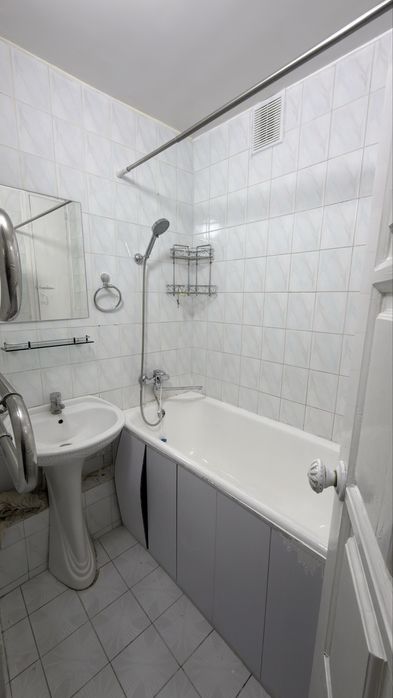 Аренда 2 хонали кв свая без РИЕЛТОР (М.Горкий) Буюк ипак йули метро