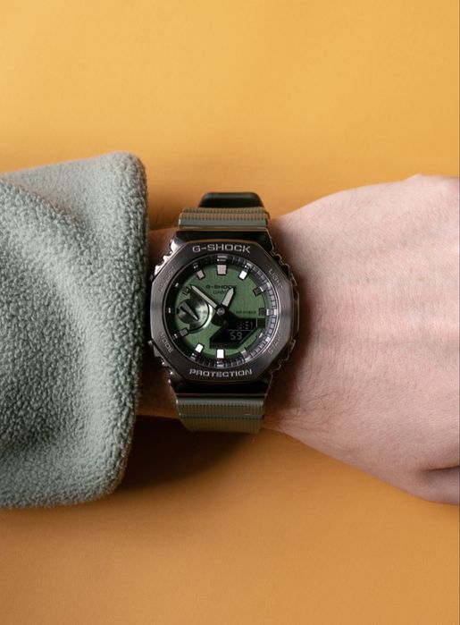 Продам часы Casio G-Shock GM2100B