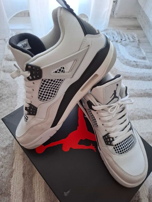 Маратонки Air Jordan 4