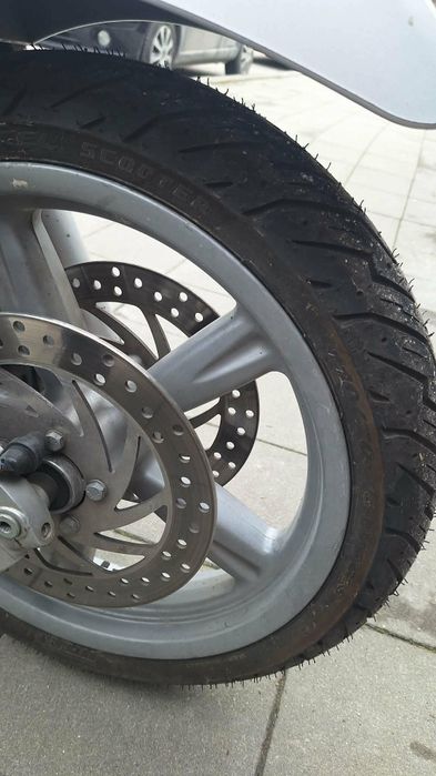 Продавам    Скутер Aprilia 500 kub. Като нов