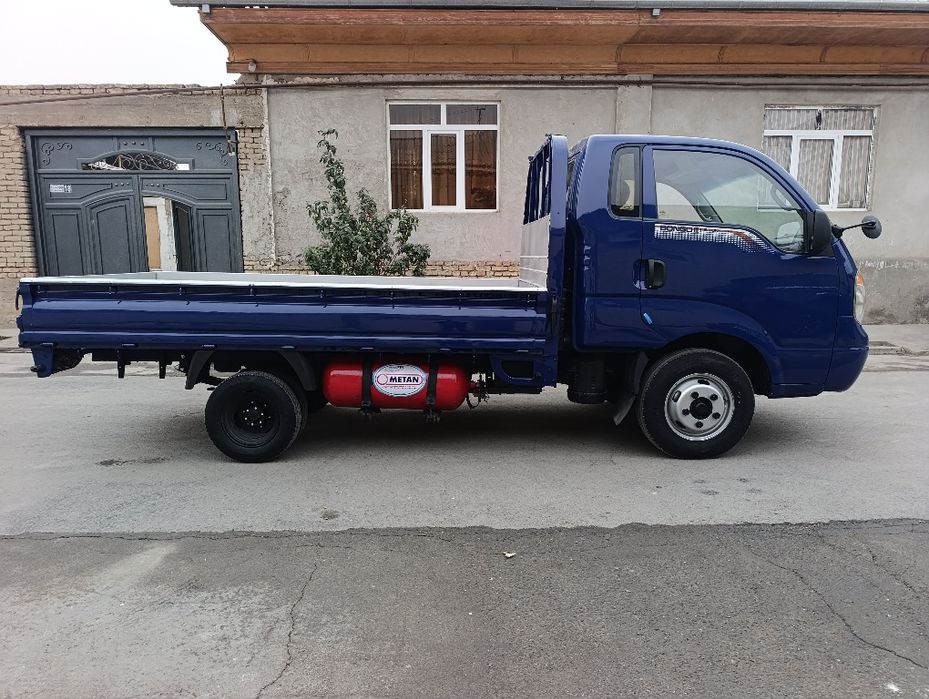 KIA bongo sotiladi 1200 kg