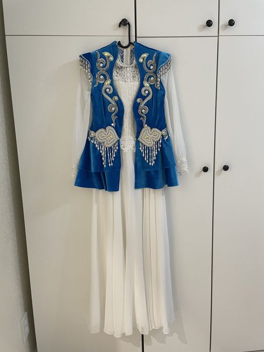 Продам платье и кажекей