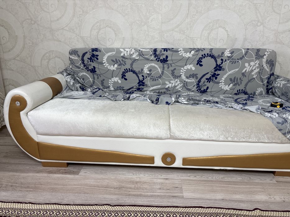 Диван в хорошем состоянии