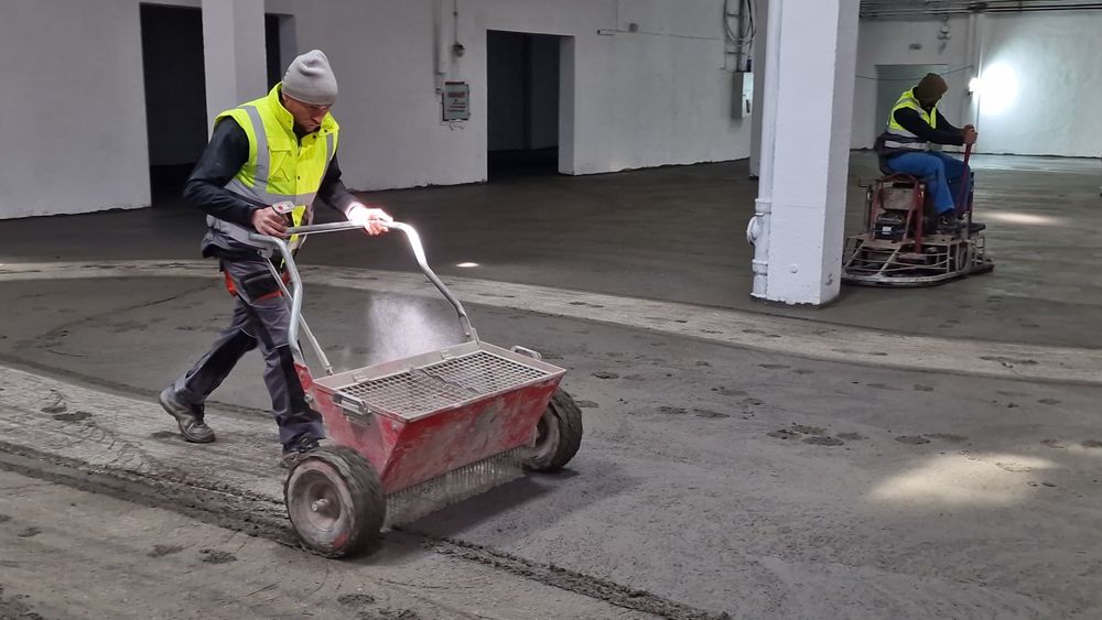 Elicopterizare beton cu Cuart , Șapa din beton industriala, Periat