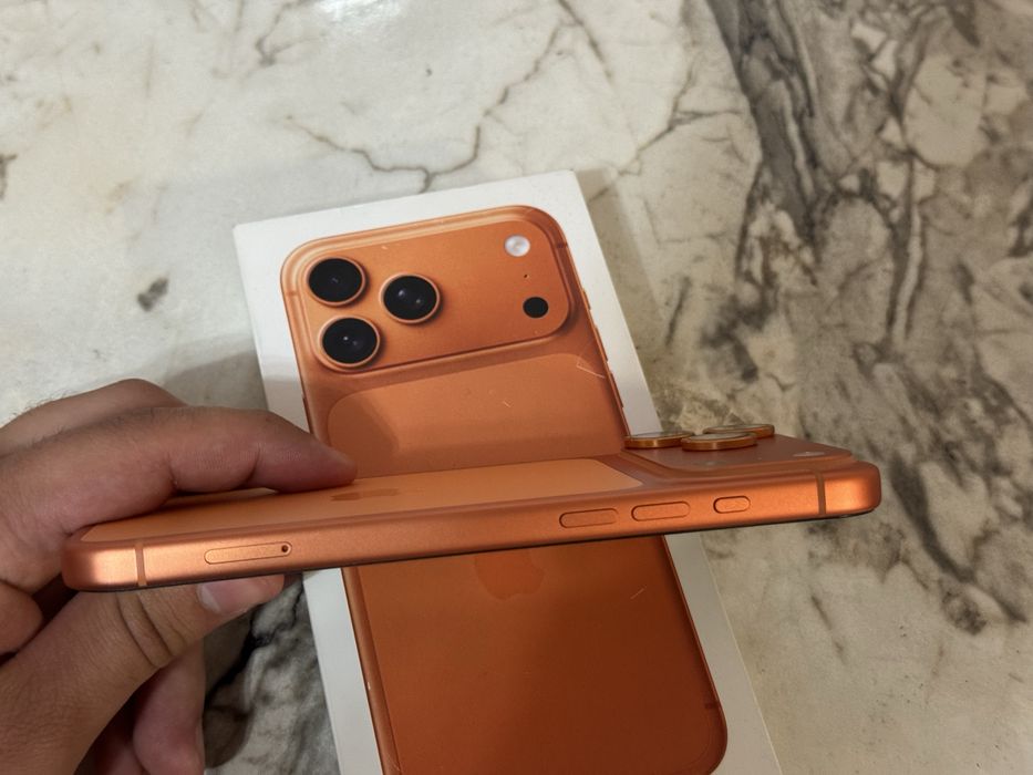 iPhone 17 Pro Max 512GB Cosmic Orange • Батерия 100% •  Брой Цикли 32 Международна гаранция