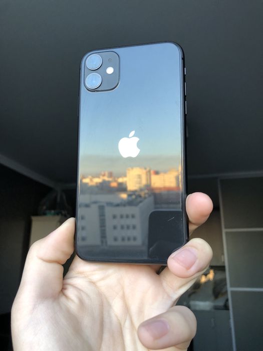 iPhone 11 в хорошем состоянии