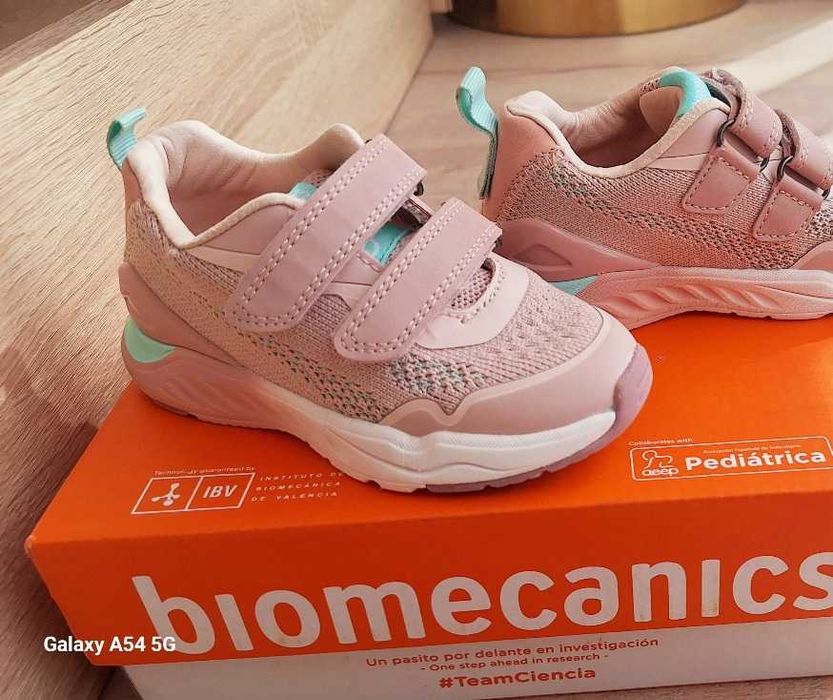 Детски маратонки biomechanics цвят пудра