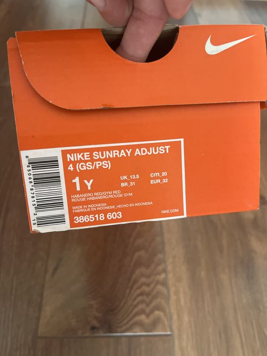 Сандали Nike 32 номер