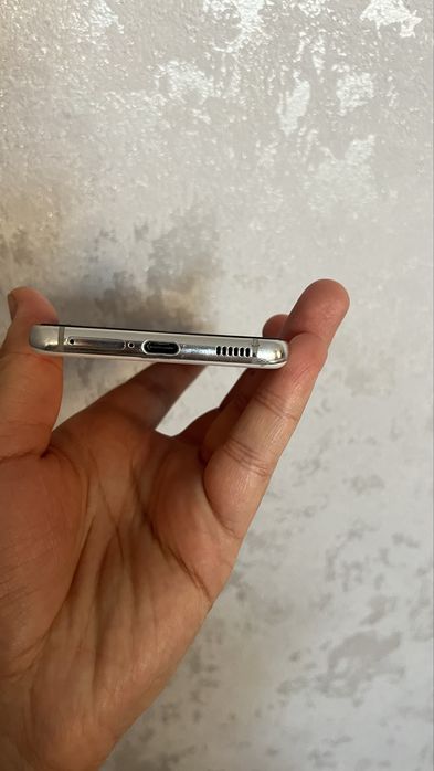 Продаетя телефон