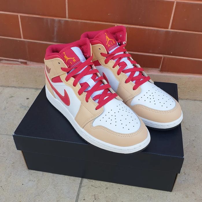 Jordan 1 mid Beige Red GS