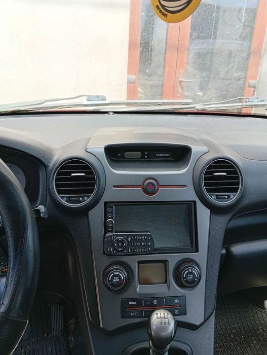 Dezmembrez  KIA CARENS 2008 2.0 CRDI 140 CP E4