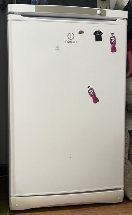 Продам морозильную камеру INDESIT