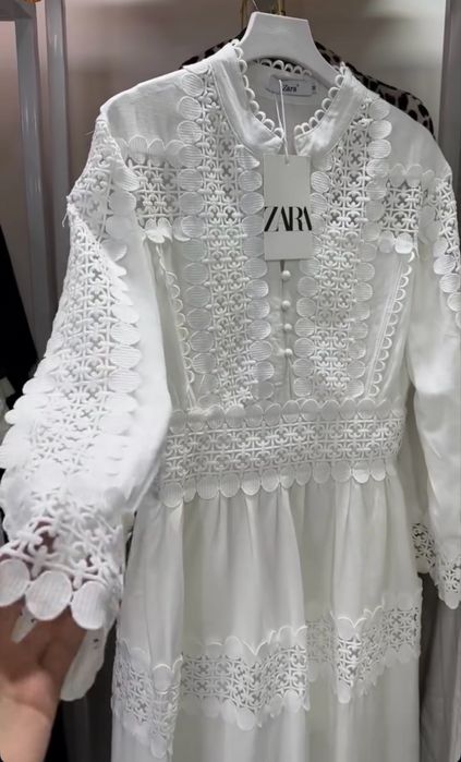 Продается платье в цвете Айвори