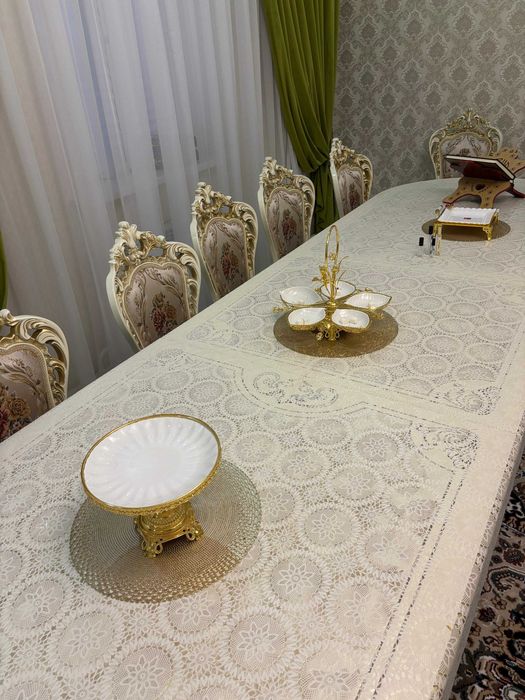 Стол гостиный из дуба