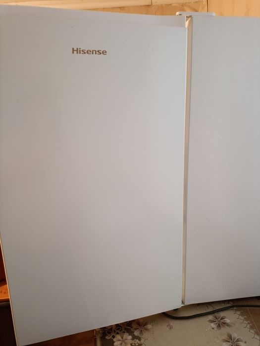 Продаётся холодильник Hisense