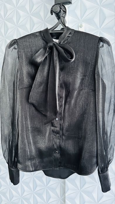 Продам нарядную блузку недорого!!