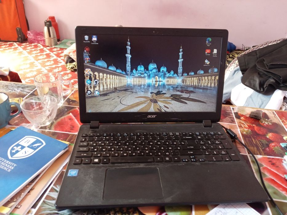 Notbook kompyuteri sotiladi nomi Acer