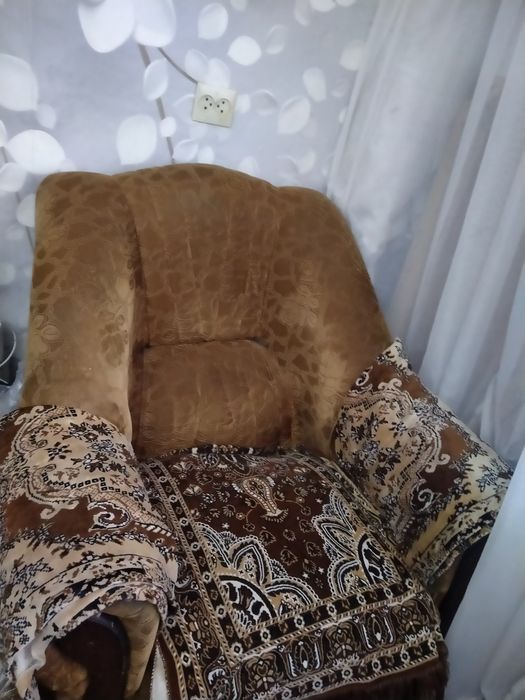 Угловой диван с креслом