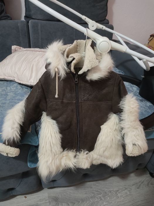 Отдам бесплатно дубленку детскую