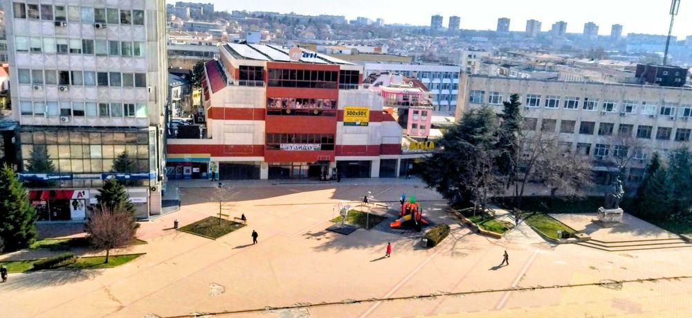 Собственик дава под наем 2-ен апартамент в топ център