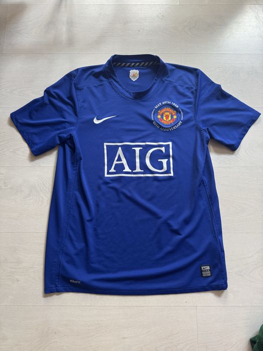 Футболни екипи