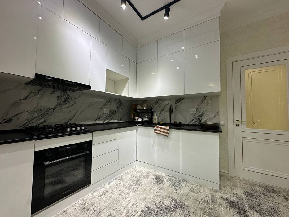 Продаётся 3ком на ул.Янги Замон 92м2 ор-р: парк Фуркат