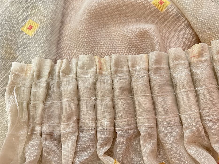 Vand 2 perdele cusute, cu rejansa